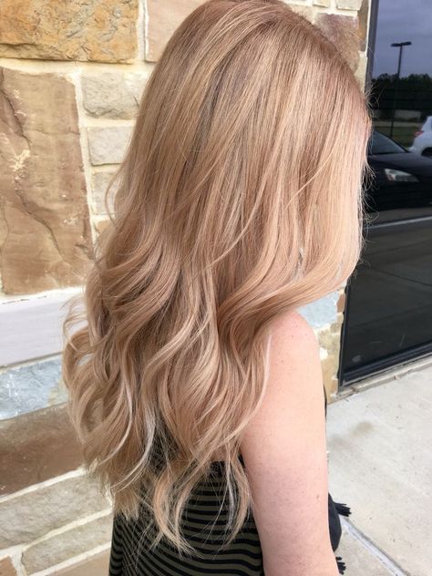 Do you love her Light Honey Blonde tone? Try eSalon's 9.23 at home hair color! #home #dyi #best #new #color #honey #blonde #light #color #inspiration #tutorials #ideas #hair Gold Blonde Hair, Champagne Blonde Hair, Honey Hair Color, Strawberry Blonde Hair Color, Golden Blonde Hair, Hair Tint, Champagne Blonde, Gold Blonde, Blonde Tones