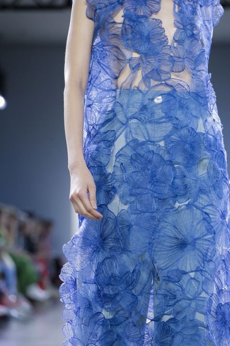 Claudia Li Spring/Summer 2019 Koi Fish Inspired Dress, Fish Inspired Dress, Claudia Li, Victoria Secret Swimwear, Marchesa Spring, Swimwear Online, Live Fashion, Spring Women, Magazine Photography