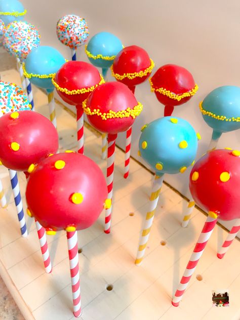 Carnival Theme Cake Pops, Circus Theme Cake Pops, Carnival Cake Pops, Circus Cake Pops, Circus Treats, Circus Baby Shower Theme, Birthday Candy Table, Carnival Themed Cakes, Carnival Birthday Theme