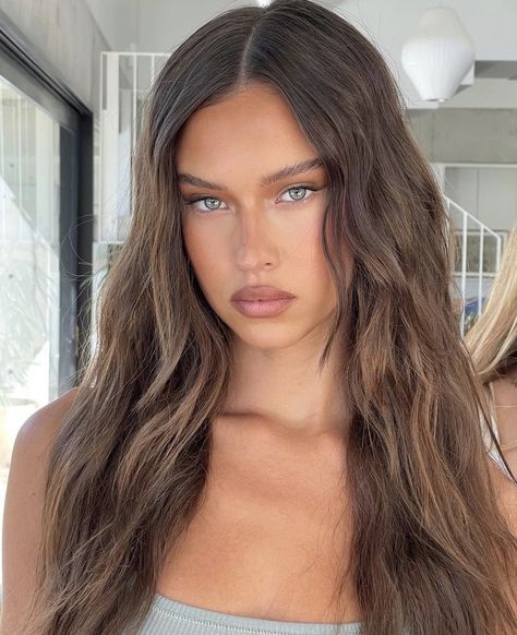 Isabelle Mathers, Brown Hair Inspo, Hair Color For Women, Hair Color Balayage, Dream Hair, Brunette Hair, Balayage Hair, Beautiful Eyes, Dark Hair