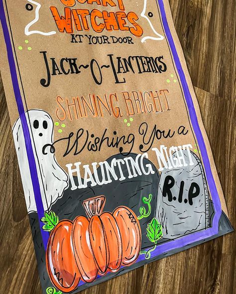 Cute vertical banner roll sign! Love the Halloween theme!👻🧡🎃🕸️ #halloween #october #banner #banners #bannerart #butcherpaperbanner Halloween Banner Ideas, Vertical Banner, Banner Ideas, Halloween Banner, Theme Halloween, Butcher Paper, Halloween Theme, Halloween Themes, Banners