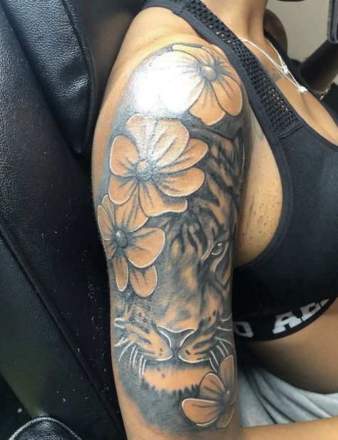 Feminine Tattoo Sleeves Black Women, Flower Tattoos Black Women, Fye Tattoos For Black Women, Tattoo Ideas Female Black, Female Sleeve Tattoo Black Women, Upper Arm Tattoo Ideas, Tattoo Designs Watercolor, Arm Tattoo Ideas Female, Bum Tattoo Women