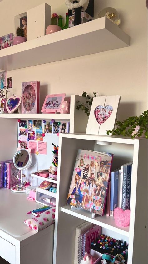 Korea Room Decor, Twice Bedroom, Twice Room Decor Kpop, Twice Room Decor, Seventeen Room Decor, Twice Room, Nct Room Decor, Twice Nails, K Pop Room Ideas