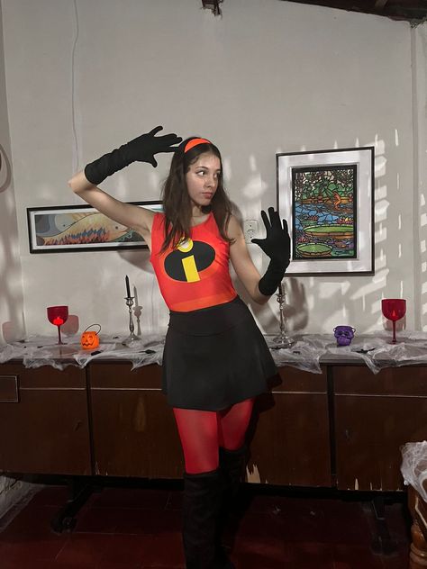 Fantasia de halloween da Violetta de Os incríveis Hallowen Party, Violet Parr, Carnaval Costume, Fantasia Disney, Fantasias Halloween, Disney Costumes, Disney Halloween, Halloween Cosplay, Halloween Costumes Women