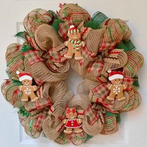 Updates from whatameshbydiana on Etsy Holly Wreaths, Holiday Mesh Wreaths, Gingerbread Men Cookies, Cookie Ornaments, Couronne Diy, Christmas Wreath Decor, Christmas Wreath Craft, Gingerbread Christmas Decor, Burlap Wreaths