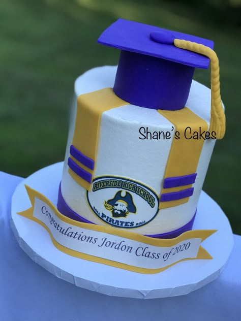 Graduation Cake For High School, Graduation Cake High School, Highschool Graduation Cake, Graduation Sheet Cakes For High School, College Graduation Cakes For Men, Graduation Cake Ideas For Men, Graduation Cake Designs College, Purple And Gold Graduation Cake, Boy Graduation Cake