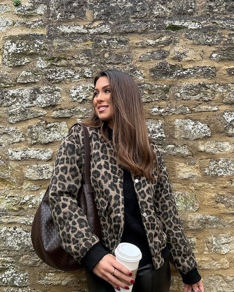 How GORGE does Cheralyn look in our Leopard Print Bomber Jacket 🐆 Obsessed!! . . . #leopardprinteverything #bomberjackets #jacketstyle #streetstyle #autumnoutfitideas Leopard Animal Print Bomber Jacket | Fall Autumn Jacket Styling | Street Style | Casual Outfit Ideas | What to Wear | Trending Fashion | Daytime OOTD Fashion | Animal Print Jacket Outfit, Leopard Jacket Outfit, Print Jacket Outfit, Smart Casual Outfit Ideas, Coat Styling, Shopping Market, Transitional Fashion, Autumn Jacket, Casual Outfit Ideas