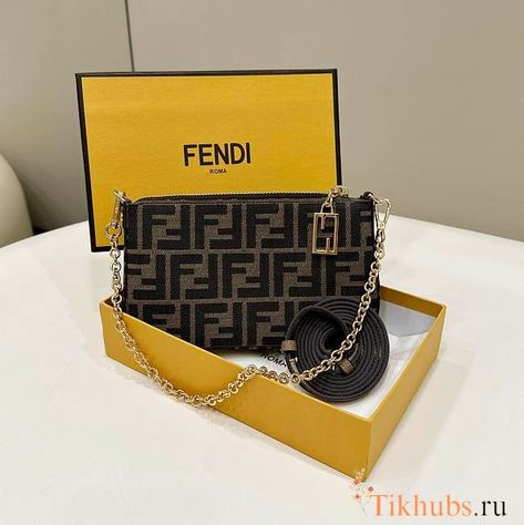 Fendi Underarm Bag 20x3x12cm - tikhubs.ru Fendi Pouch, Fendi Bag, Product Catalogue, Model Design, Chain Bag, Fendi Bags, Chain Bags, New Handbags, Real Leather