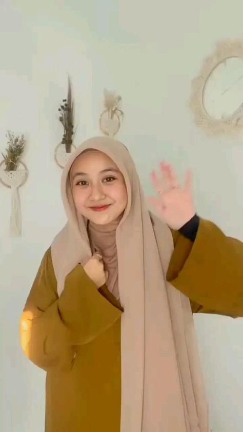 Indonesian Hijab Tutorial, Tutorial Bawal To Shawl, Ootd Syari Casual, Hijab Syari Aesthetic, Bawal Tutorial, Hijab Syar'i Style, Syar'i Style, Ootd Syari, Shawl Tutorial