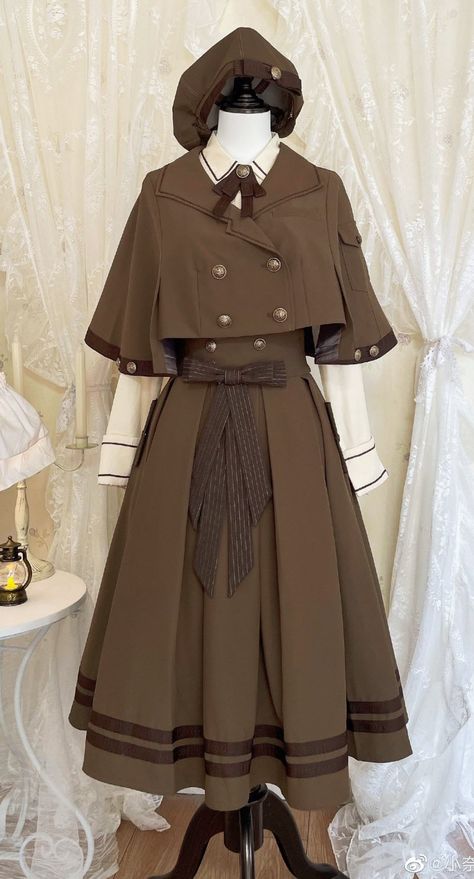 Skirt Cape, Anime Skirts, Army Clothes, Cottagecore Outfits, Classic Lolita, Old Fashion Dresses, Victorian Clothing, Easy Trendy Outfits, Sleeves Clothing