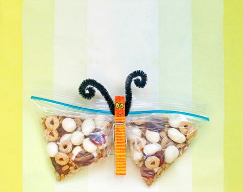 Butterfly Snack Mix | Kidstir Kids Cooking Lessons, Cooking Kits For Kids, Willow Crafts, Butterfly Snacks, Yogurt Covered Raisins, Cooking Games For Kids, Summer Preschool Crafts, Preschool Crafts Fall, Crafts Fall