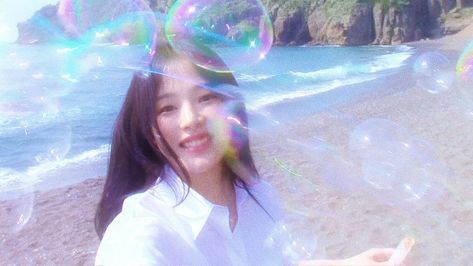 bubble gum mv newjeans minji New Jeans Bubble Gum Mv, Newjeans Bubble Gum Icons, Bubble Newjeans, Newjeans Bubble Gum Aesthetic, New Jeans Bubble Gum, Bubble Gum Newjeans, Newjeans Bubble Gum, Kpop Computer Wallpaper, Bubble Aesthetic