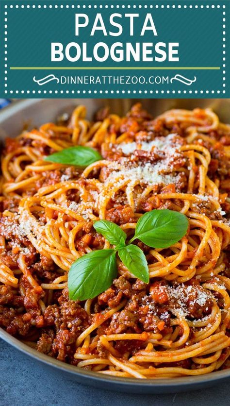 Pasta bolognese with spaghetti tossed in the most delicious homemade meat sauce. How To Make Spaghetti Bolognese Recipe, Dinner At The Zoo Recipes, Spaghetti Bolognese Sauce, Bolognese Recipes, Slow Cooker Bolognese Sauce, Spaghetti With Meat Sauce, Slow Cooker Bolognese, Disney Movie Night Dinner, Homemade Meat Sauce