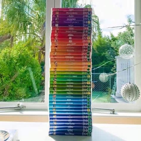 Disney movies DVD Cases in color order of the rainbow Disney Dvd Collection, Disney Dvds, Disney Movie Collection, Dvd Cases, Satisfying Pictures, Disney Theory, Dvd Collection, Christmas Cards Kids, Disney Fun Facts