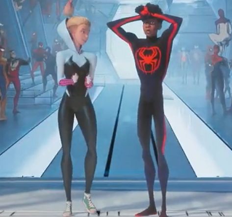 Gwen Stacy And Miles, Gwen Stacy And Miles Morales, Spider Draw, Spiderman Verse, Dark Features, Spider Drawing, Spiderman Gifts, Garfield Spiderman, Spider Man Across The Spider Verse