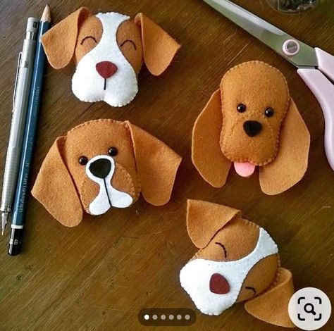 Felt Dog Ornament, Felt Crafts Patterns, Felt Crafts Christmas, Felt Crafts Diy, Felt Dogs, Felt Patterns, Felt Decorations, Felt Christmas Ornaments, Dog Ornaments