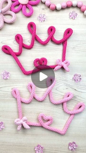 Knitted Wire Ornaments, Knitting Icord, French Knitting Ideas, Icord Ideas, Wire Crown, Crochet Wire, Wire Knitting, Spool Knitting, Wire Ornaments