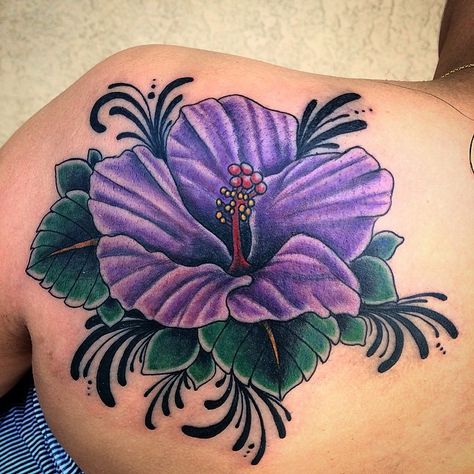 33 Hibiscus Flower Tattoos With Unique and Colorful Meanings - Tattoos Win Y2k Tats, Hibiscus Flower Meaning, Purple Hibiscus Flower, Hibiscus Flower Tattoo, Flower Tattoo Meaning, Hawaiian Flower Tattoos, Hibiscus Flower Tattoos, Blade Tattoo, Shoulder Blade Tattoo