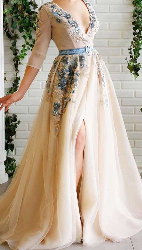 Ivory Prom Dress, Ivory Prom Dresses, Hot Prom Dress, 2023 Prom, Floral Embellishment, Green Prom, Stunning Prom Dresses, Dresses Green, Long Prom Dresses