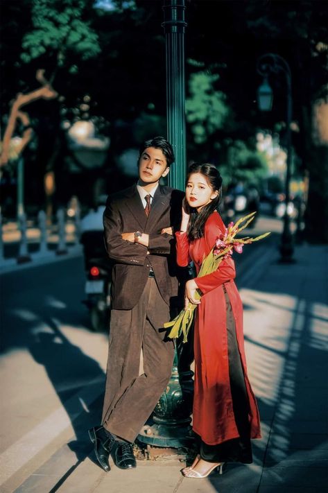 Asian Engagement Photos, Street Photography Model, Vietnam Wedding, Vietnamese Wedding, Vintage Photoshoot, Anniversary Photoshoot, Vintage Couples, Retro Photo, Cute Couple Images