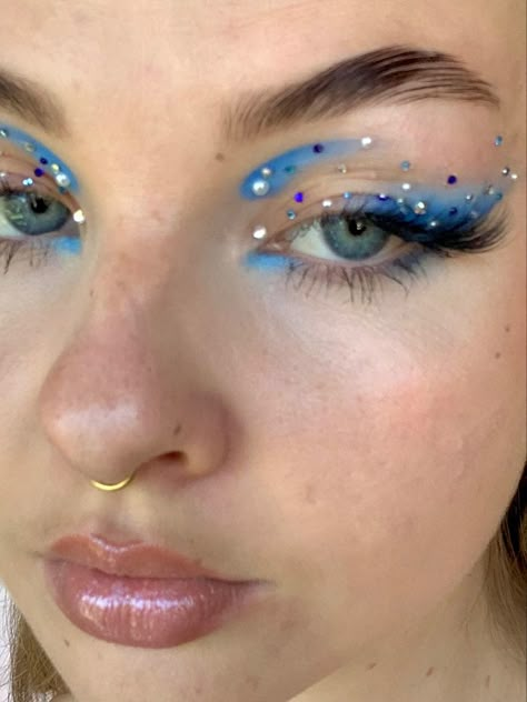 Makeup With Rhinestones, Planet Makeup, Coachella Makeup, Funky Makeup, Rhinestone Makeup, Ethereal Makeup, Pinterest Makeup, Eye Makeup Designs, Dope Makeup