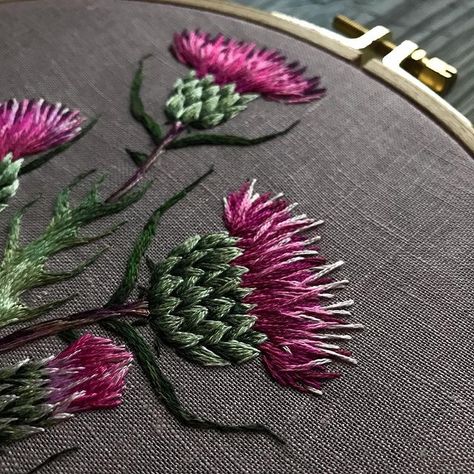 Textile Art Embroidery, Basic Embroidery Stitches, Embroidered Art, Hand Embroidery Projects, Hand Embroidery Flowers, Creative Embroidery, Handwork Embroidery Design, 자수 디자인, Sewing Embroidery Designs