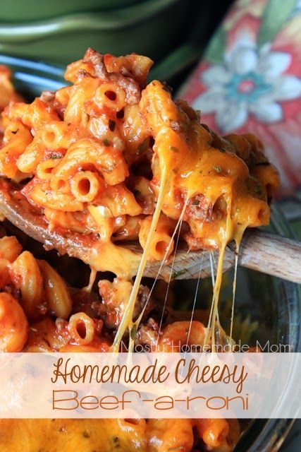 Homemade Cheesy Beef-a-roni - An amazing tomato meat sauce combines with elbow macaroni noodles along with layers of gooey cheddar cheese - get your family gathered around the table again! Noodle Substitute, Homemade Beefaroni Recipe, Beef A Roni, Beefaroni Recipe, Noodle Dish, Pasta Casserole, Diced Tomatoes, Green Pepper, Beef Dishes