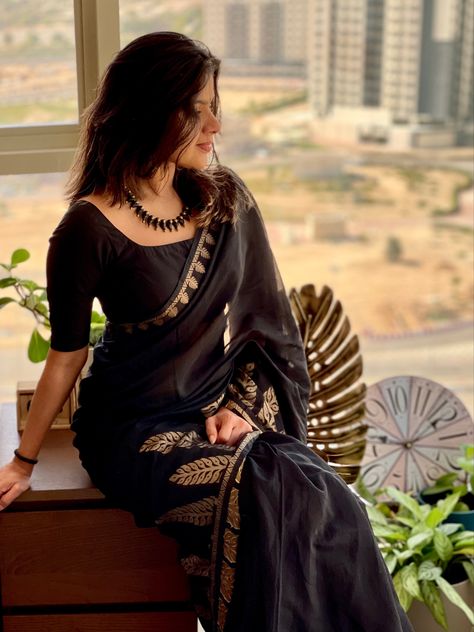 #black #cotton #linen #saree Black Saree Designs For Farewell, Cotton Black Blouse Designs, Black Cotton Saree Blouse Designs, Black Saree Blouse Designs Latest, Black Saree With Black Blouse, Black Saree Traditional, Black Saree Asthetics, Black Blouses For Saree, Styling Black Saree