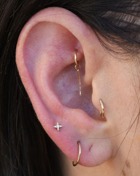 Minimalist Ear Piercings, Cool Ear Piercings, Pretty Ear Piercings, Cute Ear Piercings, Ear Style, Dope Jewelry, Earrings Inspiration, Jewelry Lookbook, Pretty Earrings