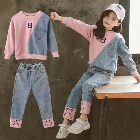 Kids' fashion for winter: Shop the latest collection of warm clothes for kids, including coats, jackets, sweaters, and boots. #kidsfashion #winterfashion Clothes For Girls 10-12, Kids Tracksuits, Girl Baby Clothes, Print Outerwear, Celana Fashion, Sweater Jeans, Kids Christmas Outfits, Cool Kids Clothes, Costumes For Teens