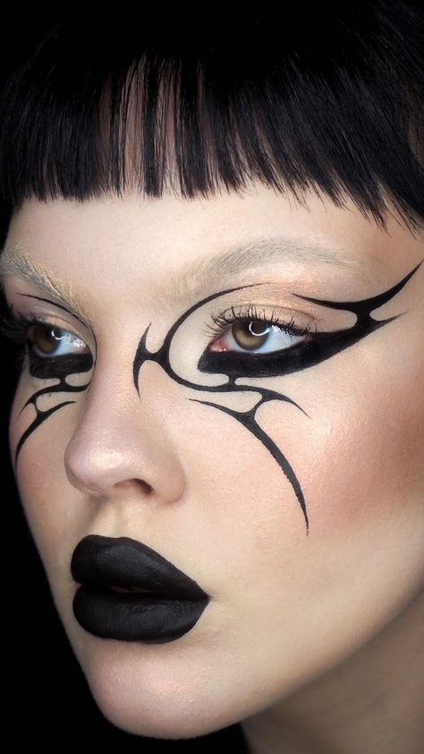 Cyberpunk Makeup, Unconventional Makeup, Futuristic Makeup, Punk Makeup, Face Art Makeup, Graphic Makeup, Rave Makeup, Halloween Makeup Inspiration, Black Makeup