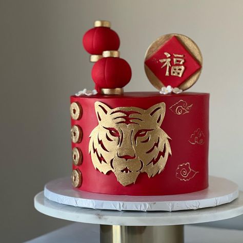 Year of the Tiger Lunar New Year cake by Andy Cakes NYC Year Of The Rabbit Cake, Chinese New Year Cake Design, Chinese Dragon Cake, Lunar New Year Cake, Chinese Birthday Cake, Cny Cake, New Year Cake Designs, Chinese New Year Desserts, New Year Cake Decoration