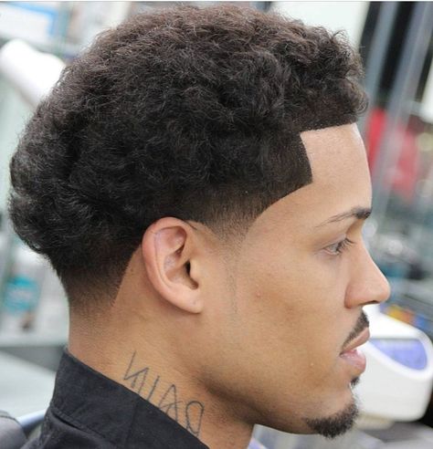 Taper cut Ice Pick Taper, Ice Pick Taper Fade, Taper Fade Afro, Afro Fade Haircut, Types Of Fade Haircut, Low Taper Fade Haircut, Mid Fade Haircut, Taper Cut, Afro Fade