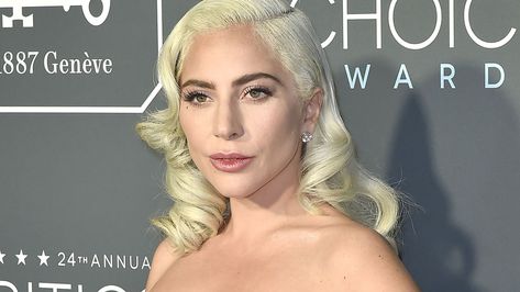 Straight from Lady Gaga's colorist and hair-color pro, Patti Song. Going Platinum Blonde, Blonde Hair Care, Bleaching Your Hair, White Hair Color, Critic Choice Awards, Short Hairdos, Different Hair Colors, Platinum Hair, Hair Advice