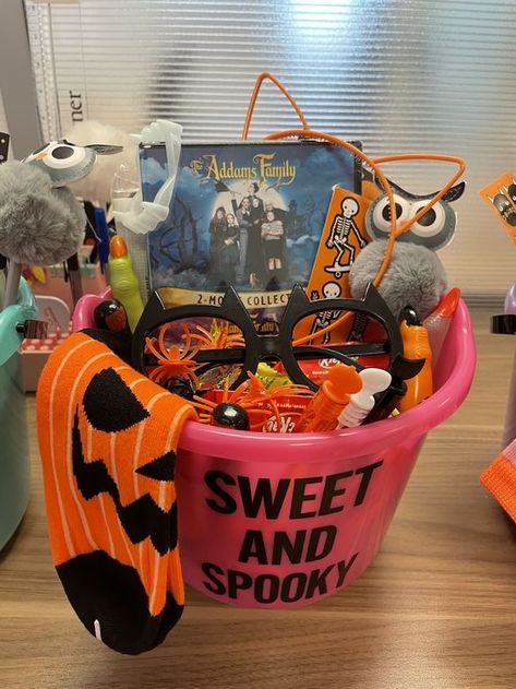 Halloween Bingo Prizes, Prizes For Costume Contest, Costume Party Prizes, Halloween Costume Prizes, Costume Contest Prize Ideas, Halloween Contest Prizes, Halloween Party Prizes, Bingo Ideas, Halloween Trophies