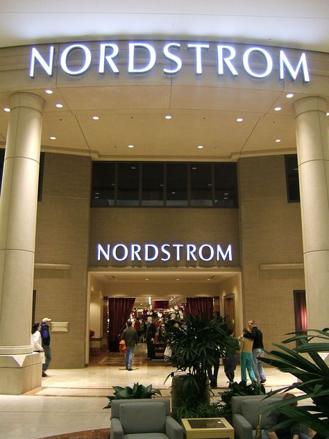 Get STUDENT DISCOUNTS at Nordstrom !!! ...why am I just now finding out about this?! Shopping Places, Student Discounts, Shopping Spree, College Life, Shopping Hacks, My Happy Place, Clothing Company, Promo Codes, Happy Places