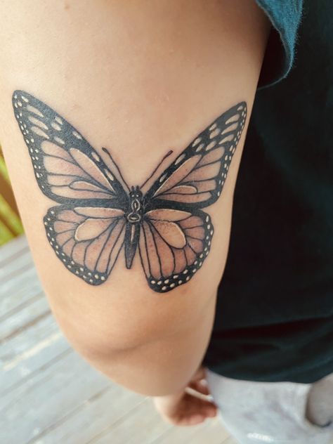 Big Butterfly Tattoo On Thigh, Butterfly Tattoo Above Elbow, Butterfly Tattoo Upper Arm, Butterfly Tattoo Elbow, Butterfly Tattoo Finger, Butterfly Elbow Tattoo, Big Butterfly Tattoo, Tattoos Knee, Tattoo Above Elbow