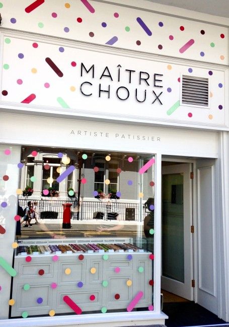 Choux pastry at the top in London! Cake Shop Design, Boutique Patisserie, Bakery Shop Design, Kids Cafe, Store Concept, Storefront Design, Interior Vintage, Bakery Design, Shop Fronts