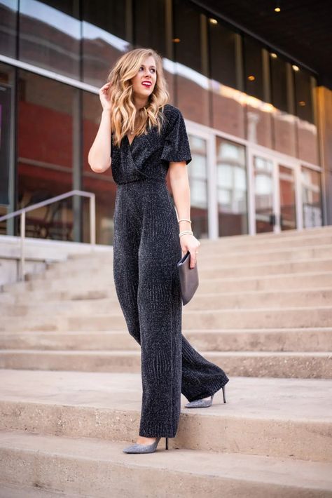 sparkly black jumpsuit for a wedding Wedding Running, Running In Heels, Wedding Guest Outfit Ideas, Outdoor Fall Wedding, Fall Weddings, Style Edit, Fall Wedding Dresses, Guest Outfit, Fashion Bloggers