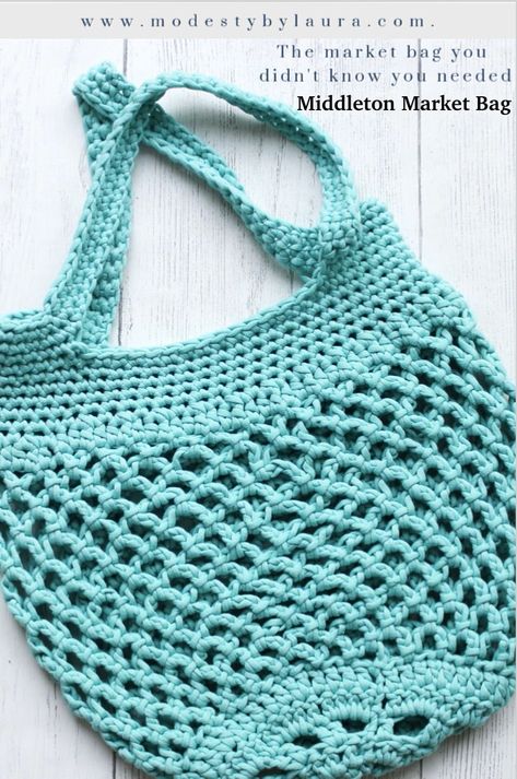 Looking for a quick market bag pattern? Crochet the Middleton Market Bag. Free on the blog! Knit Bags, Crochet Beach Bags, Crochet Market, Knit Bag, Crochet Bag Pattern Free, Bag Pattern Free, Crochet Market Bag, Crochet Handbags Patterns, Crochet Purse Patterns