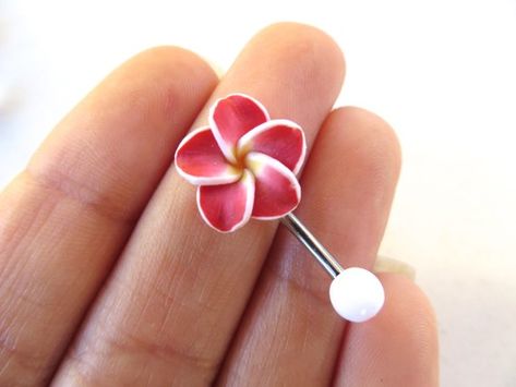 Pirsing Ideas, Flower Plumeria, Belly Button Piercing Rings, White Plumeria, Cute Belly Rings, Piercings Jewelry, Bellybutton Piercings, Belly Button Piercing Jewelry, Belly Piercing Jewelry