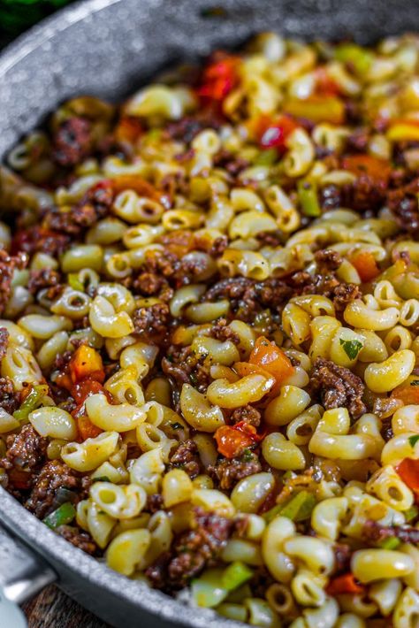 Beef American Chop Suey Recipe - From Gate To Plate American Chopped Suey Recipe, American Chop Suey Recipe New England, American Chop Suey Recipe, Chop Suey Recipe, Easy Goulash, Monster Pizza, Mix Vegetable Recipe, Easy Goulash Recipes, American Chop Suey