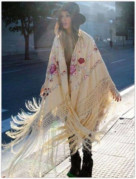 Bohemian Fall Fashion, Pirate Costumes, Medieval Gown, Fashion Goth, Hippie Clothing, Bohemian Style Clothing, Estilo Hippie, Mode Boho, Overbust Corset