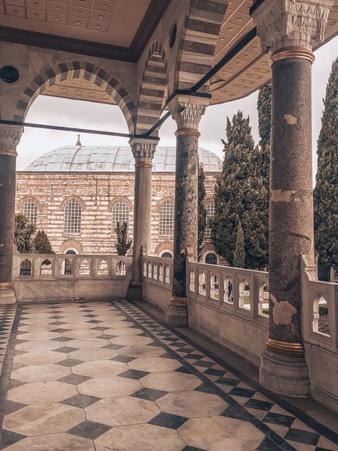 Topkapi Palace : Istanbul´s most visited site | At Lifestyle Crossroads Topkapi Palace Aesthetic, Palaces Aesthetic, Old Palace Aesthetic, The Selection Aesthetic, Aesthetic Palace, Palace Aesthetic, Topkapi Palace Istanbul, The Selection Kiera Cass, The Selection Book