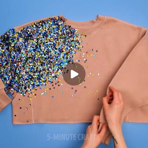 5-Minute Crafts on Instagram: "Easy DIY t-shirt decorations. 😍 #5minutecrafts #video #DIY #crafts #tshirt Follow us on Twitter! (http://twitter.com/5m_crafts)" Diy Sparkly Top, Diy Sparkle Outfit, Diy Mardi Gras Shirt, Diy Glitter Shirt, Sparkle Outfit Party, Diy Mardi Gras Outfit, Mardi Gras Outfit Ideas, Bedazzled Shirt, Glow Outfits