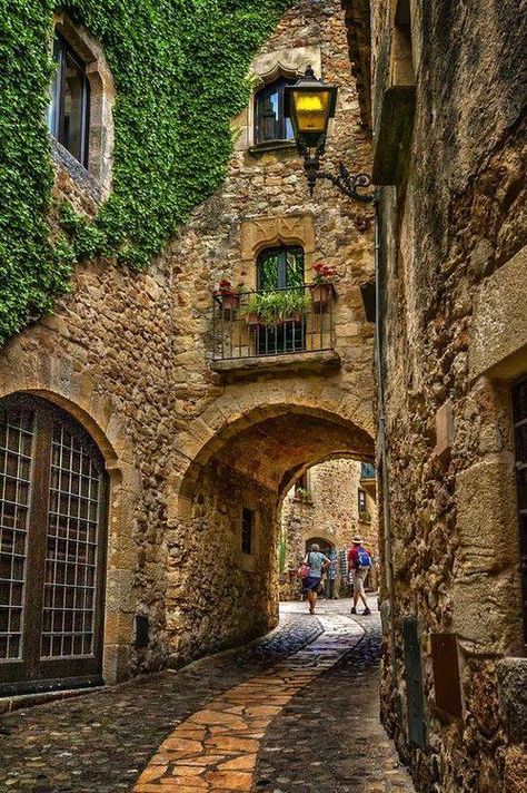 Girona, Spain #Girona #Spain Street Sketching, Spain Destinations, Old Structures, Girona Spain, Easy Jet, Balcony Gardens, Love Quilt, Architecture Painting, Easy Day