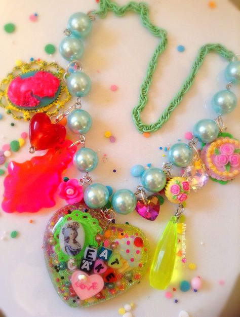 Let them eat cake Necklace, Cameo Jewelry, Glitter Resin Heart Pendant Diy Jewlery, Kawaii Jewelry, Cameo Jewelry, Assemblage Jewelry, Craft Accessories, Funky Jewelry, Contemporary Jewelry, Jewelry Inspo, Diy Necklace