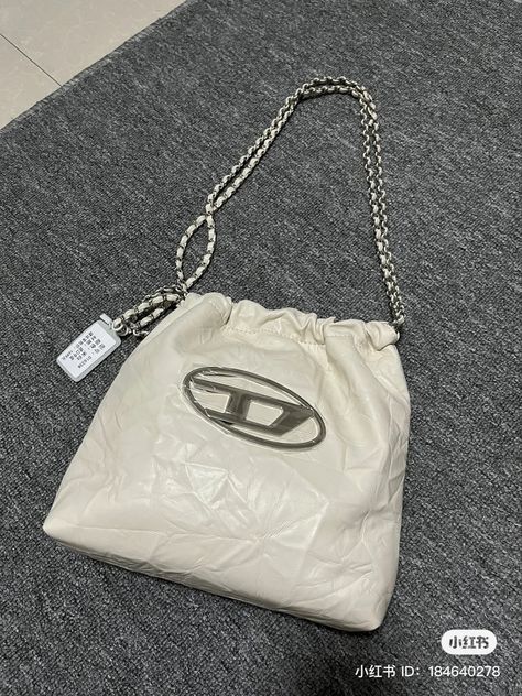 Soft Natural Makeup, Me Bag, Diesel Bag, Date Ideas For New Couples, Diesel Clothing, White Handbags, Girly Bags, Stylish Backpacks, White Handbag