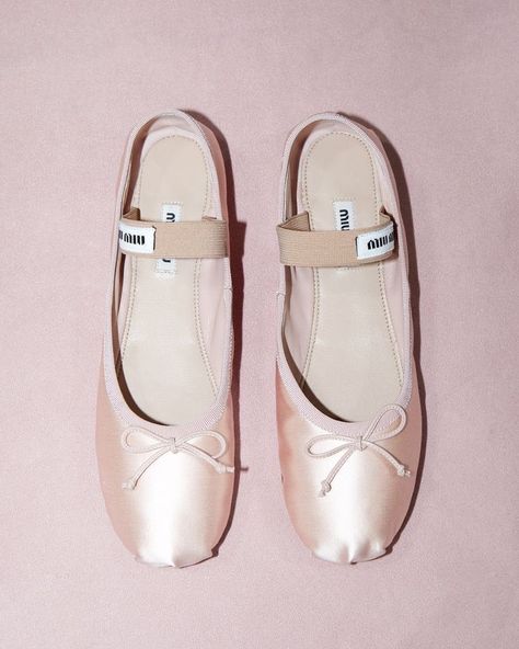 Miu Miu Flats, Miu Miu Heels, Dr Shoes, Quoi Porter, Miu Miu Shoes, Aesthetic Shoes, Ballet Slippers, Ballet Pumps, Ballerina Shoes