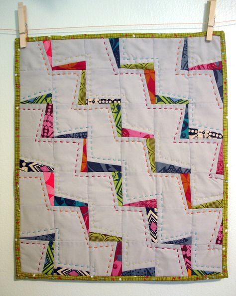 Zigzag Quilt, Quilting Blogs, String Quilts, Quilt Tutorial, Cute Quilts, Miniature Quilts, Doll Quilt, Scrappy Quilts, Quilting Tips